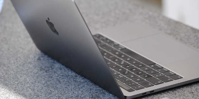Come avere informazioni sulla batteria del Macbook copertina