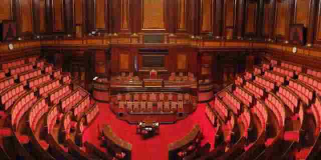 Parlamento vuoto Copertina